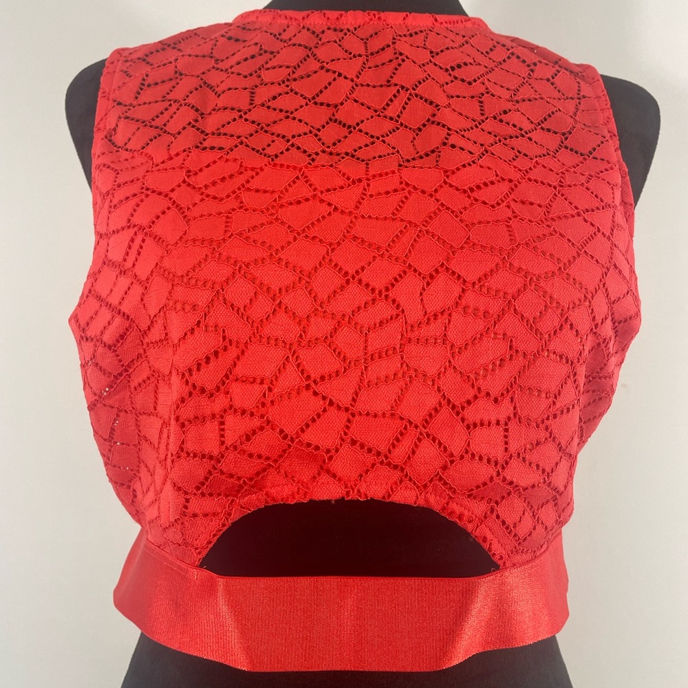 Bebe Red Crop Top Lace, sleeveless with Key hole abs, Size Large